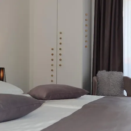 Luxury Tina With Private Heated Pool *