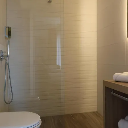 Luxury Tina With Private Heated Pool Kaštela